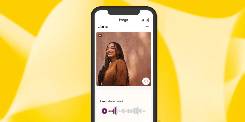 Hinge voice prompts on a phone